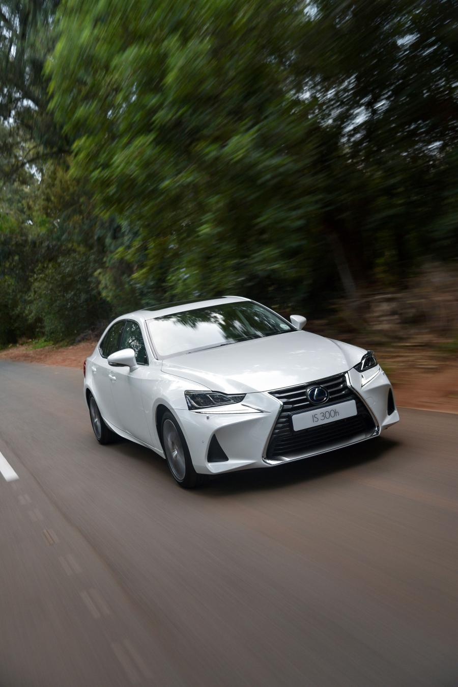  Lexus IS300h (XE30) 2018 года  (ZA) (фото 9 из 16)